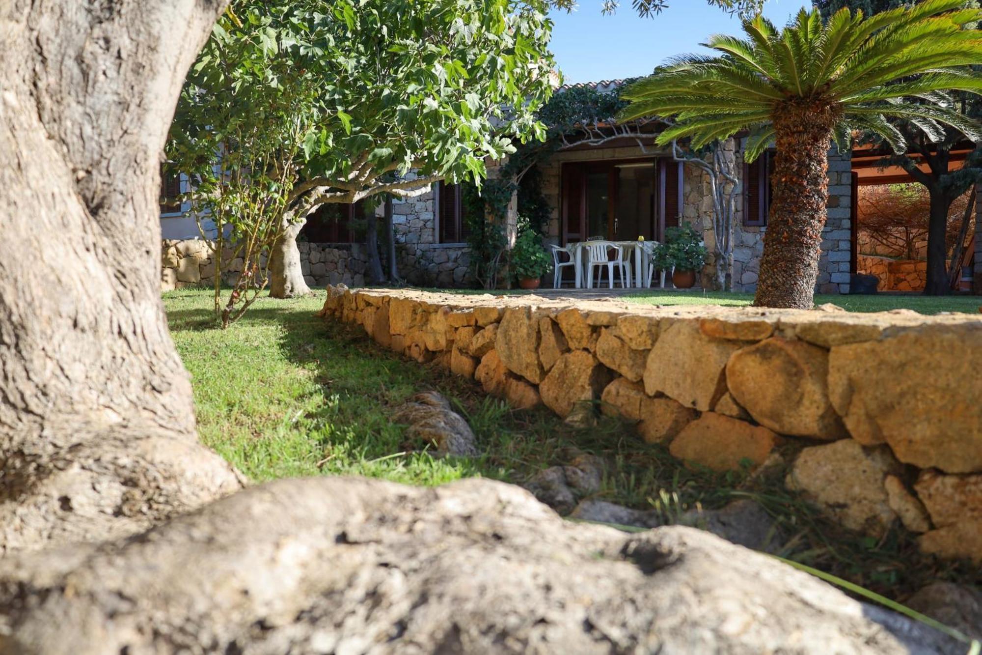 Borgo Le Logge Aparthotel Budoni Luaran gambar